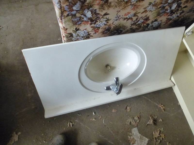 Bathroom sink