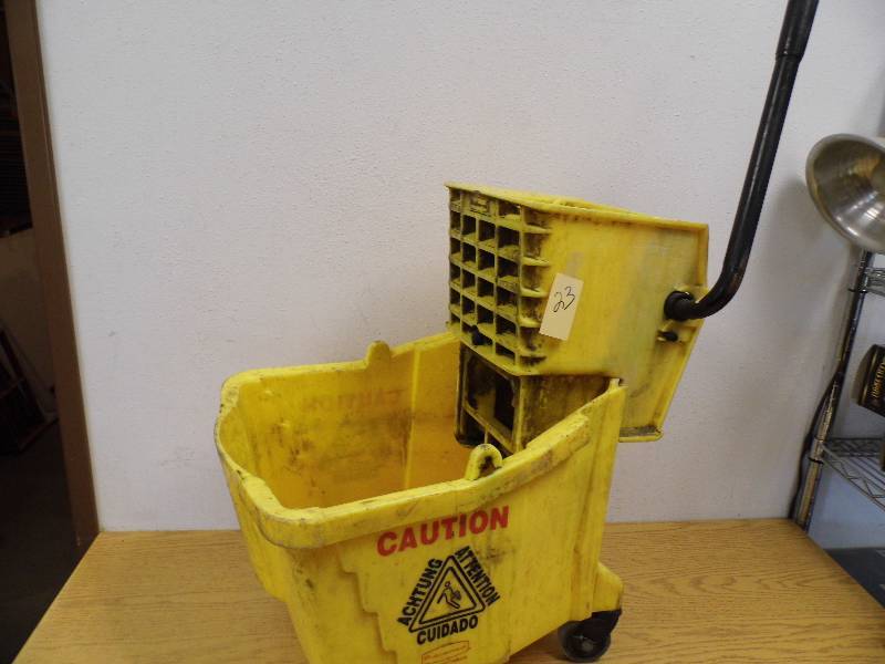 Rubbermaid Mop Bucket