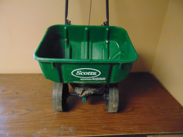 Fertilizer Spreader