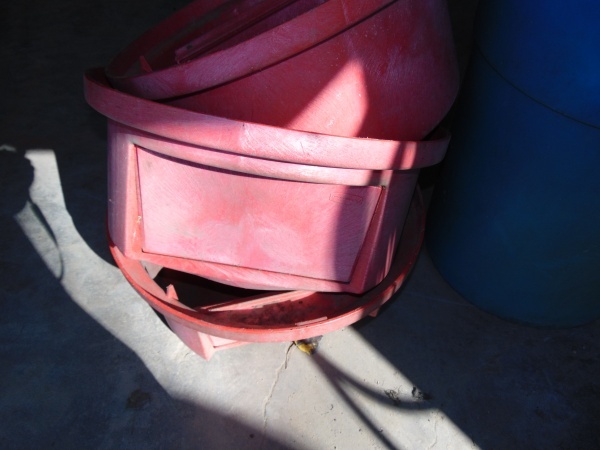 (4) Garbage Cans with Lids