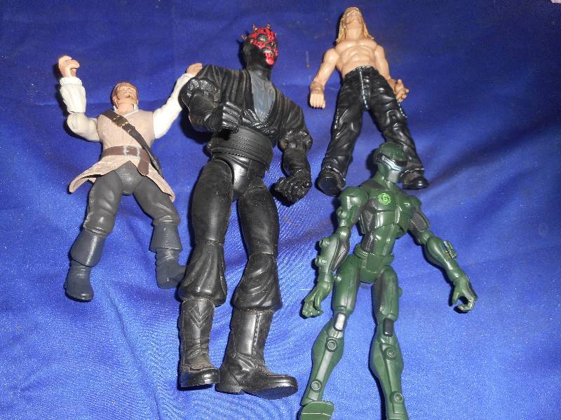 COLLECTIBLE ACTION FIGURES