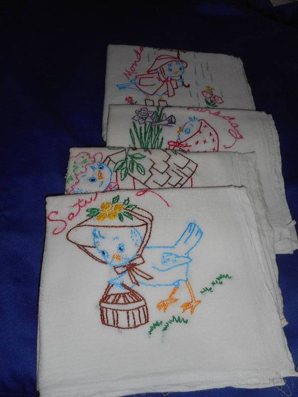 4 EMBROIDERED DISH TOWELS