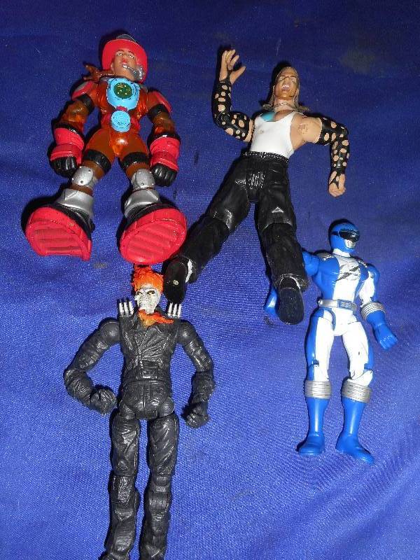 COLLECTIBLE ACTION FIGURES