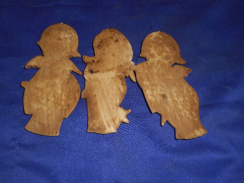3 VINTAGE ANGELS