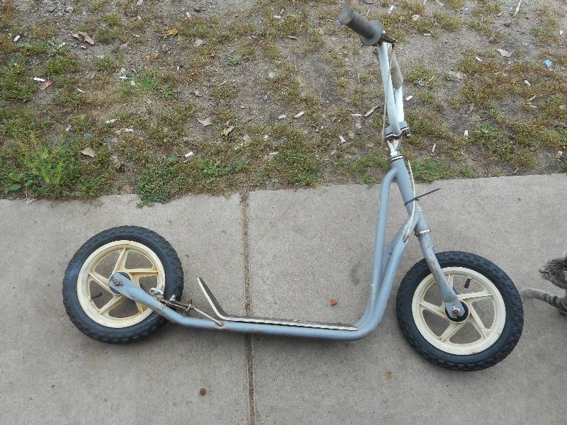STRAUDA SCOOTER