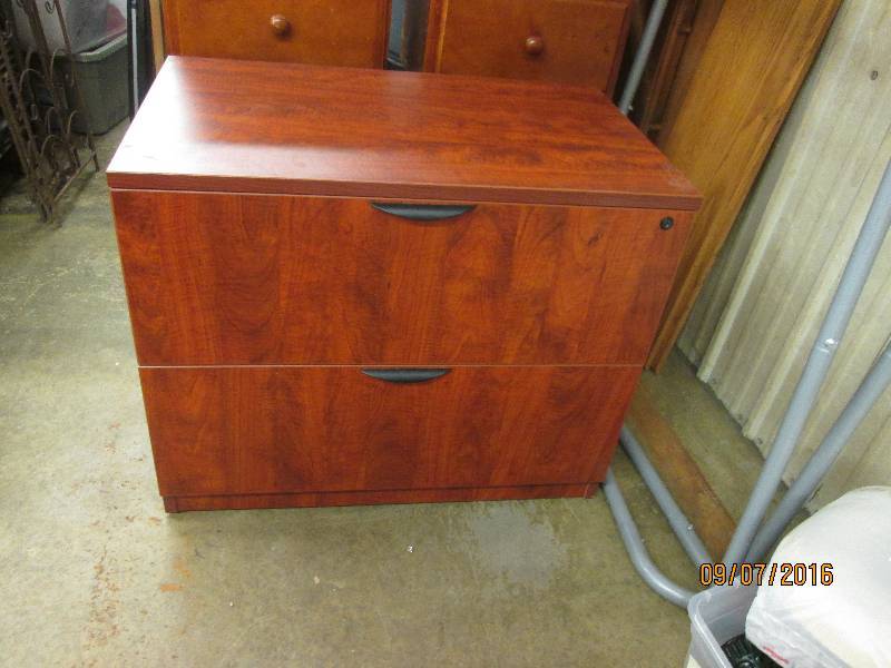 lot 10 image: Filing Cabinet, 2 drawer. Key missi...