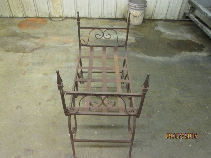 lot 21 image: Metal Bench, Rusty but Interesting ...