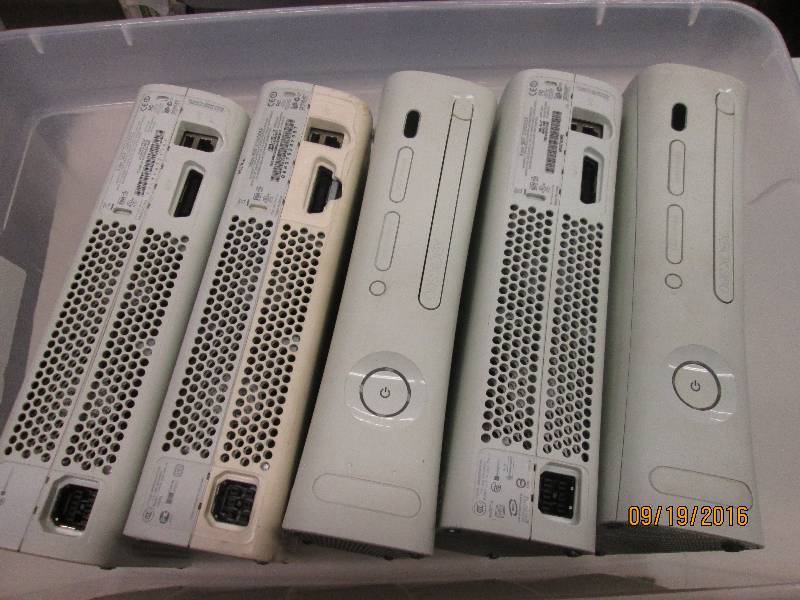lot 49 image: 5 x box 360s and a 120 gb hdd no c...