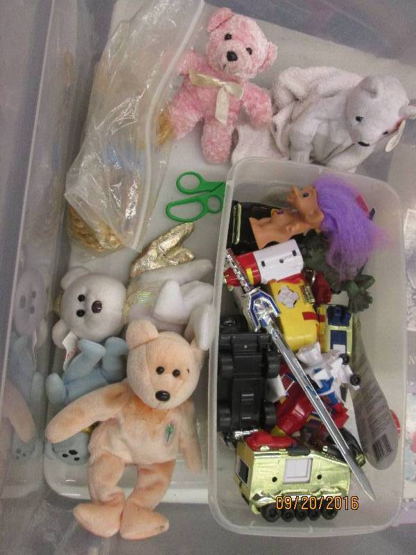 lot 73 image: 1 LSA combo 15 in 1 toy , stuffed b...