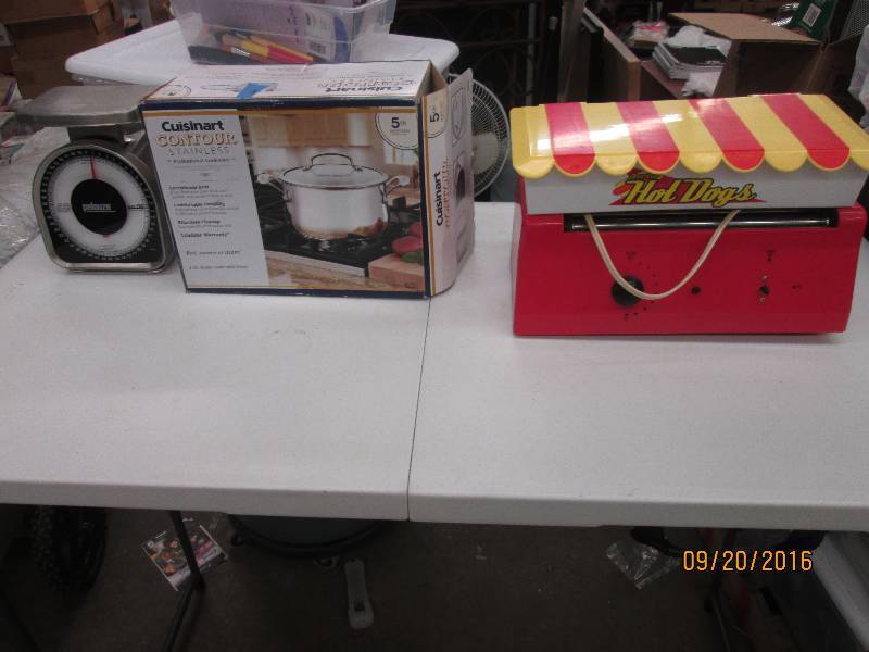 lot 80 image: hot dog roller machine, kitchen pel...