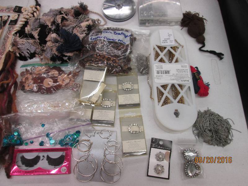 lot 82 image: lot of jewlery making stuff and tar...