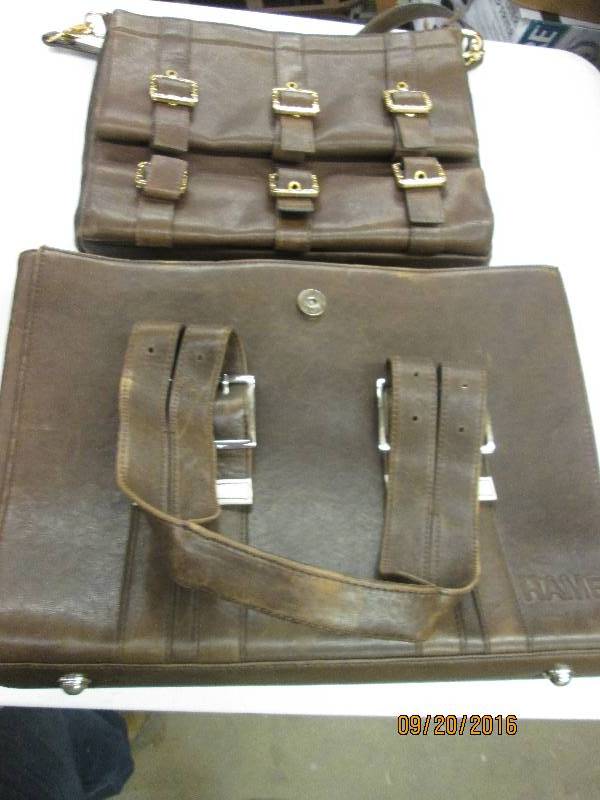 lot 99 image: 1 lightly used purse and 1 lightly ...