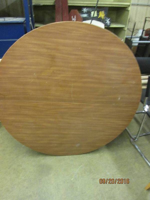 lot 130 image: round table with legs and 1 leaf 47...