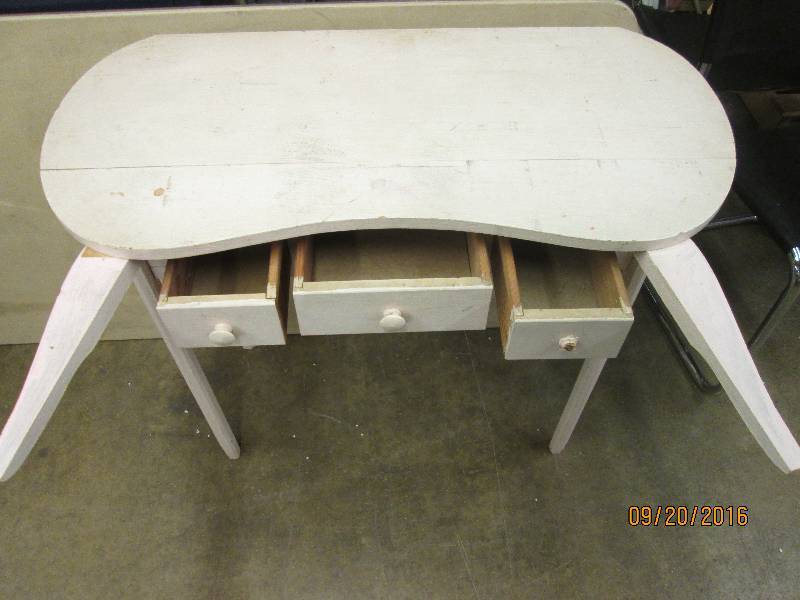 lot 132 image: old pink table 3 drawer 36 wide x ...
