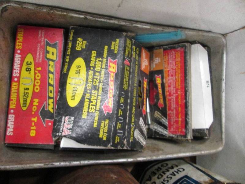 lot 215 image: lot of misc 2 old oil cans loos lik...