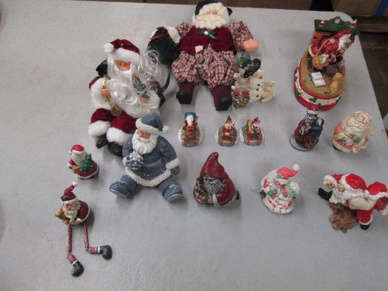 lot 221 image: 15 pc santa figurine set ...