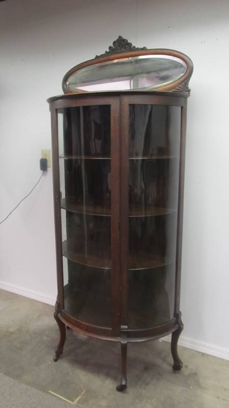 lot 2 image: Antique Quartersawn Oak Curved Glass China Cabinet