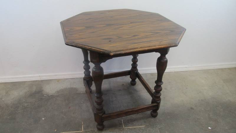 lot 5 image: 1930s BERKEY & Gay Octagonal Table