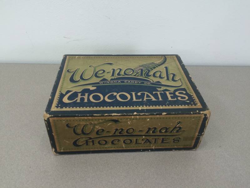 lot 35 image: Rare Early We-No-Nah (Winona) Chocolate Box
