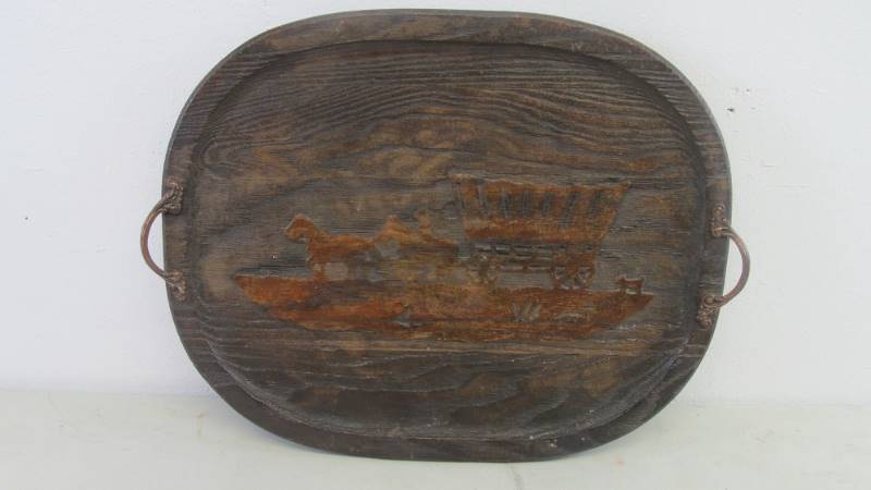 lot 48 image: Vintage Relief Carved Stagecoach Serving Tray