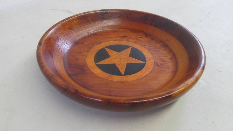 lot 49 image: Antique Inlaid Folk Art Wooden Star Bowl