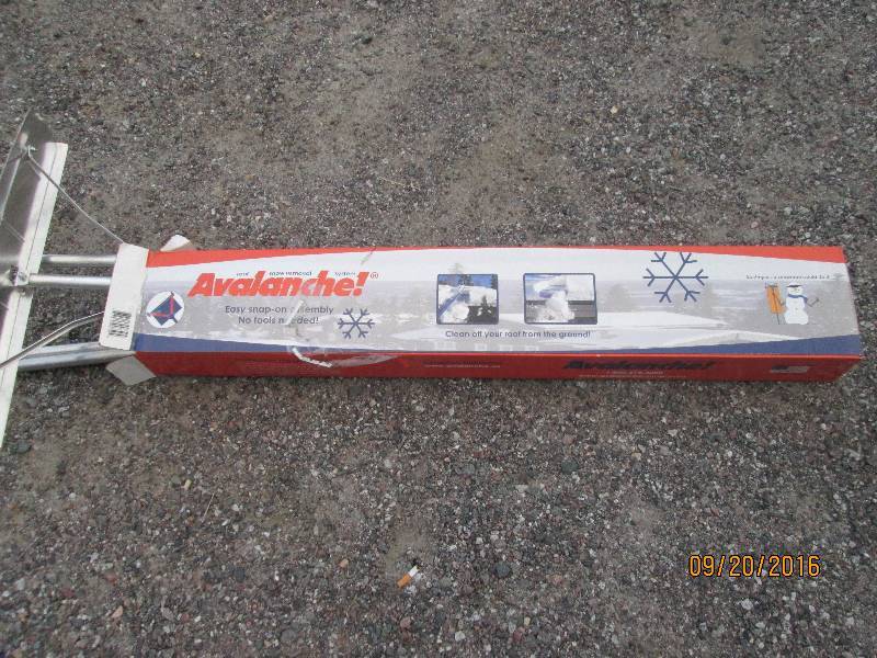 lot 129 image: Avalanche roof shovel