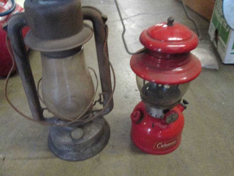 lot 42 image: 2 colman fuel burning lantrens 1 o...
