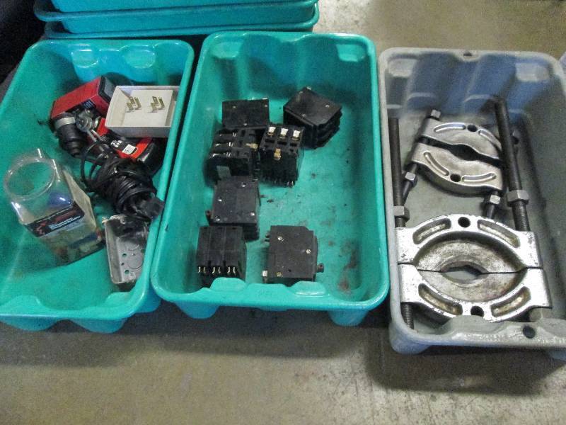 lot 49 image: 7 green totes and 1 grey 18 wide x...