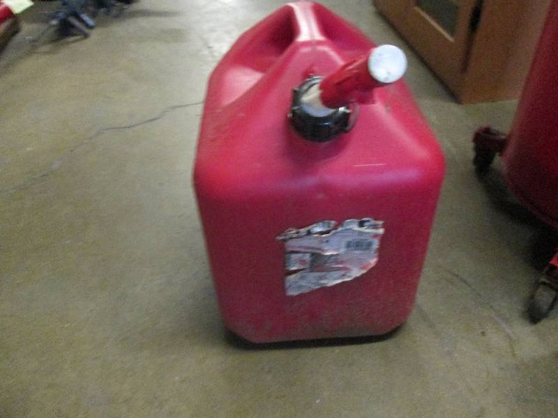 lot 75 image: 5 gallon spill proof gas can used ...