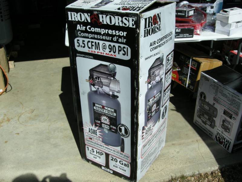 lot 26 image: Iron Horse Air Compressor