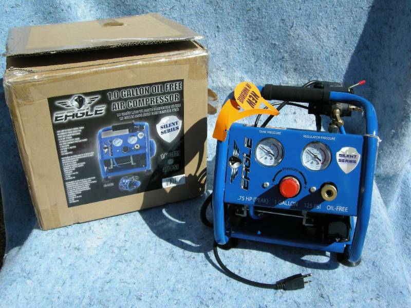 lot 3 image: Eagle Silent Series 1 gallon Air Compressor