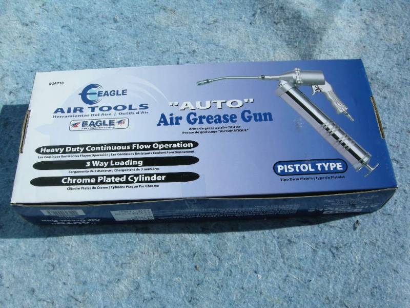 lot 15 image: Eagle Auto Air Grease Gun