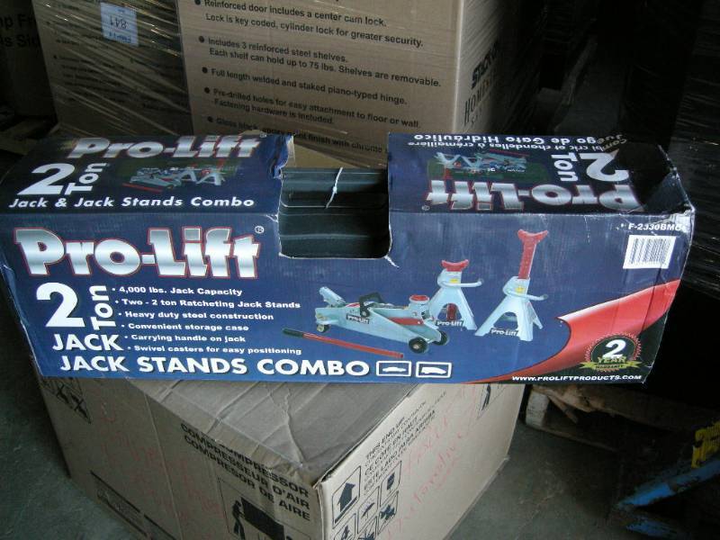 lot 65 image: Pro-Lift 2 Ton JackJack Stands Combo