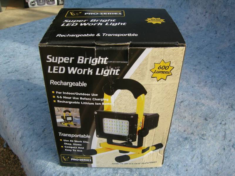lot 98 image: Super Bright LED Work Light