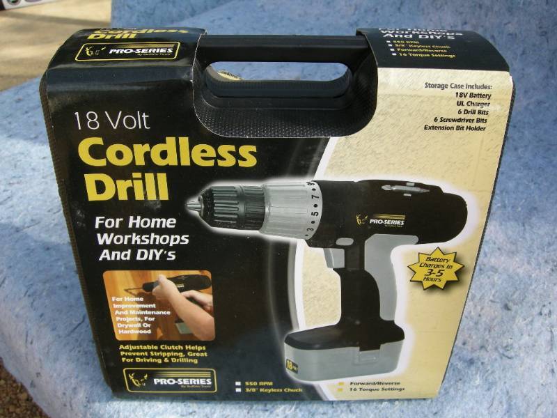 lot 99 image: Pro-Series 18v Cordless Drill
