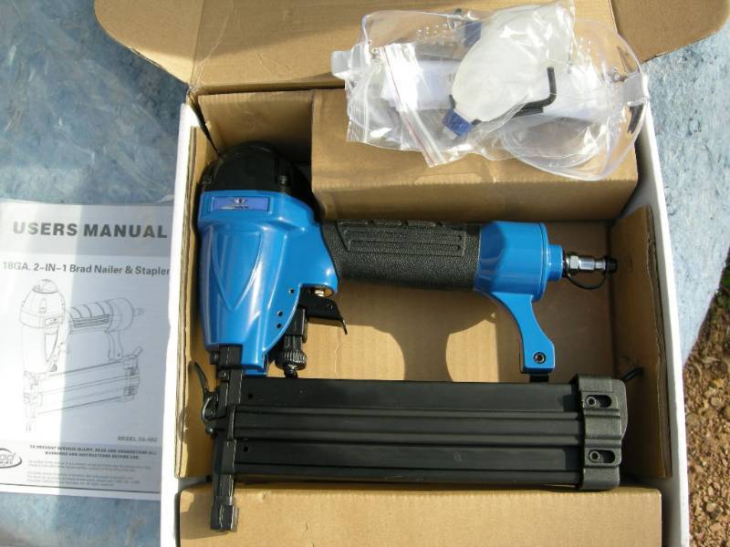 lot 104 image: Eagle 18ga 2-in-1 Brad NailerStapler