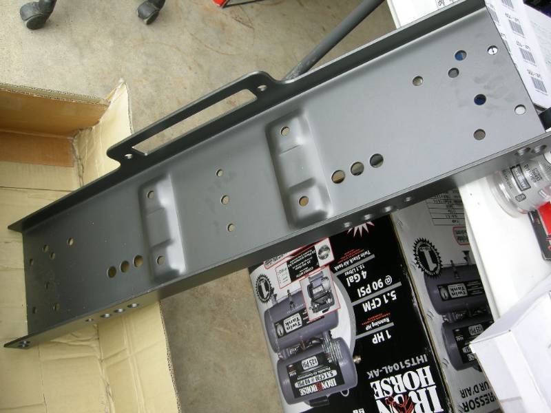 lot 106 image: Universal Style Mount Plate 15,000 Winches