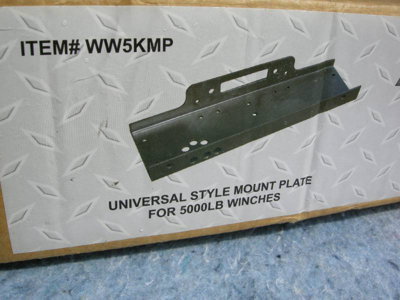 lot 135 image: Universal Style Mount Plate