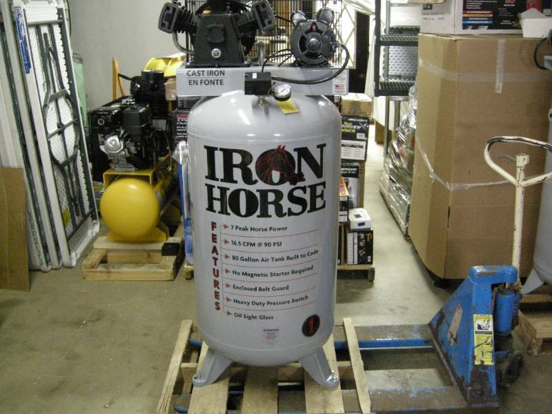 lot 25 image: Iron Horse Upright Air Compressor