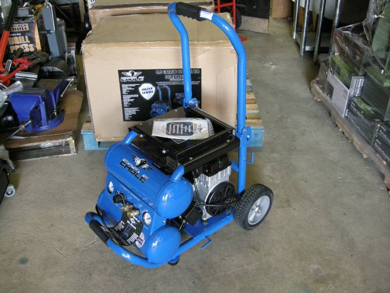 lot 42 image: Eagle Silent Series 5.5 Gallon Air Compressor