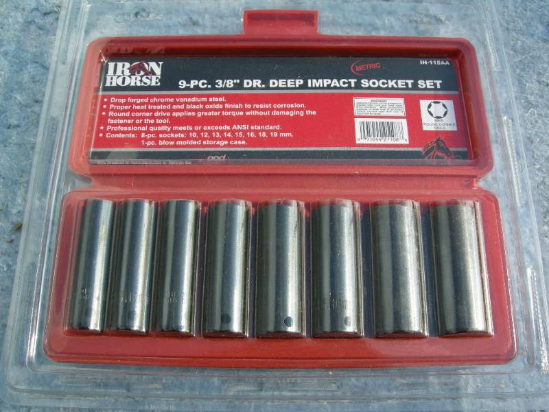 lot 152 image: Iron Horse 38 Deep Impact Socket Set