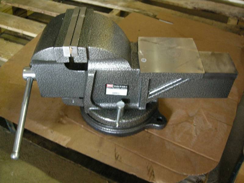 lot 166 image: King Bench Vise with 6 Anvil