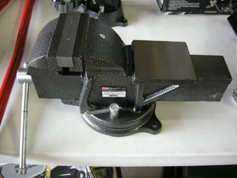 lot 171 image: King Bench Vise with 5 Anvil