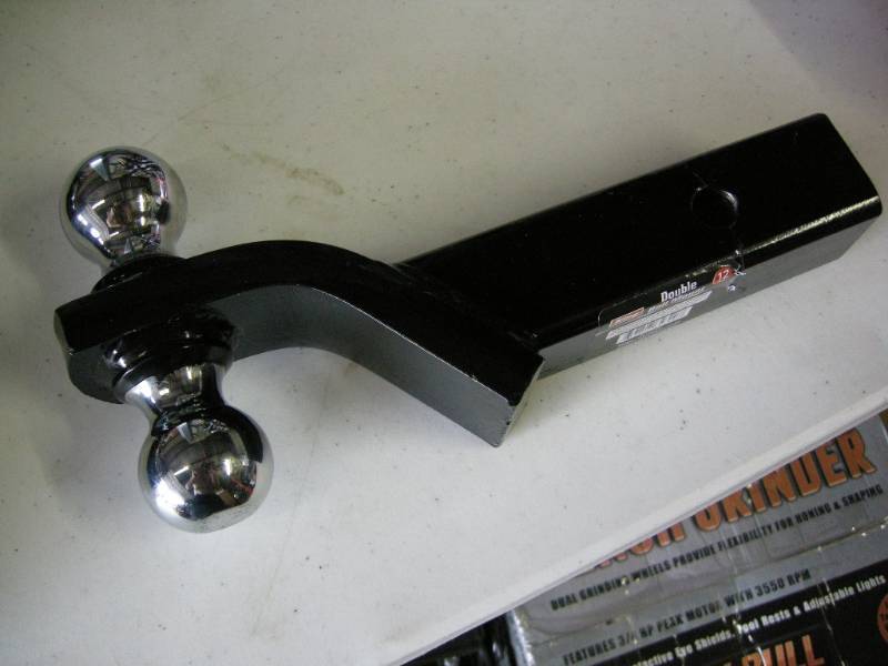 lot 172 image: King Double Ball Mount Hitch