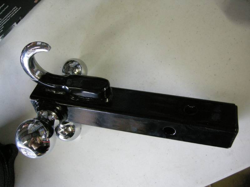 lot 174 image: King Triple Ball Mount with Hook