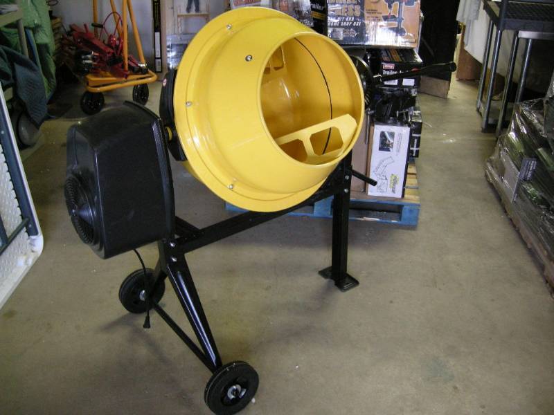 lot 139 image: Cement Mixer
