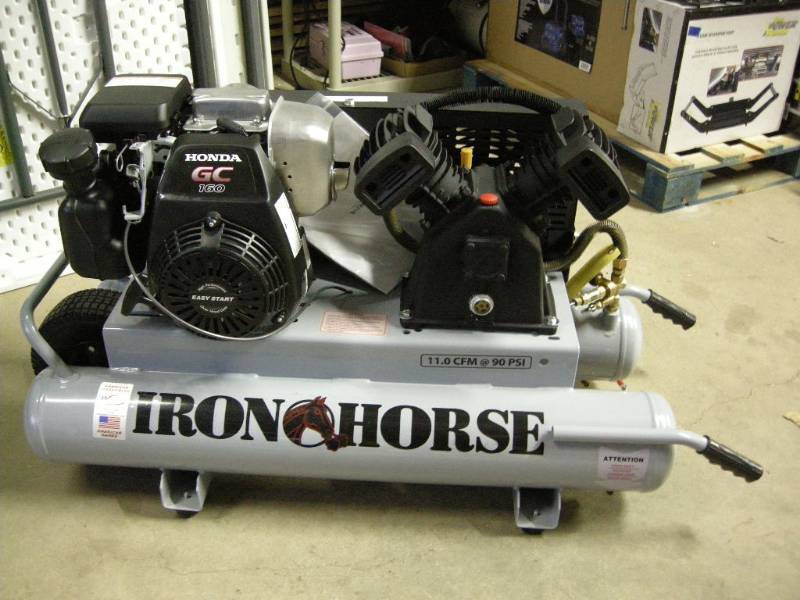 lot 121 image: Iron Horse Jobsite Air Compressor
