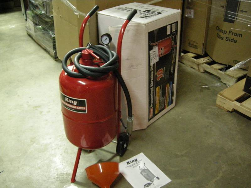lot 159 image: King Pressurized Abrasive Blaster