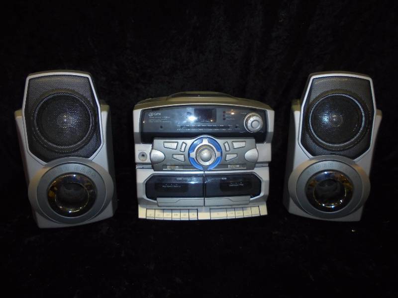 GPX Home Stereo System, AMFM, Cassette, CD. Speakers, works