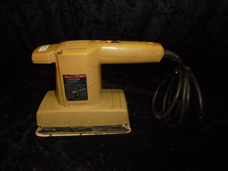 BlackDecker Finishing Sander, works good